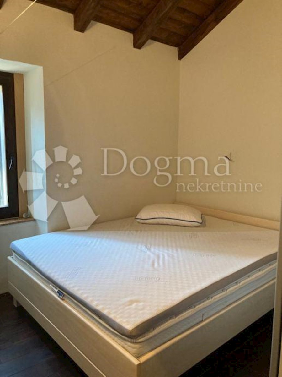 House For sale - SPLITSKO-DALMATINSKA VIS