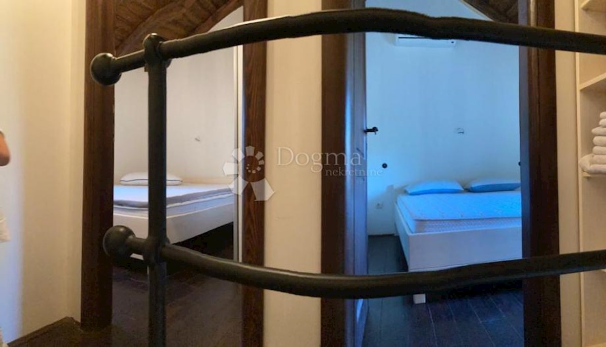 House For sale - SPLITSKO-DALMATINSKA VIS