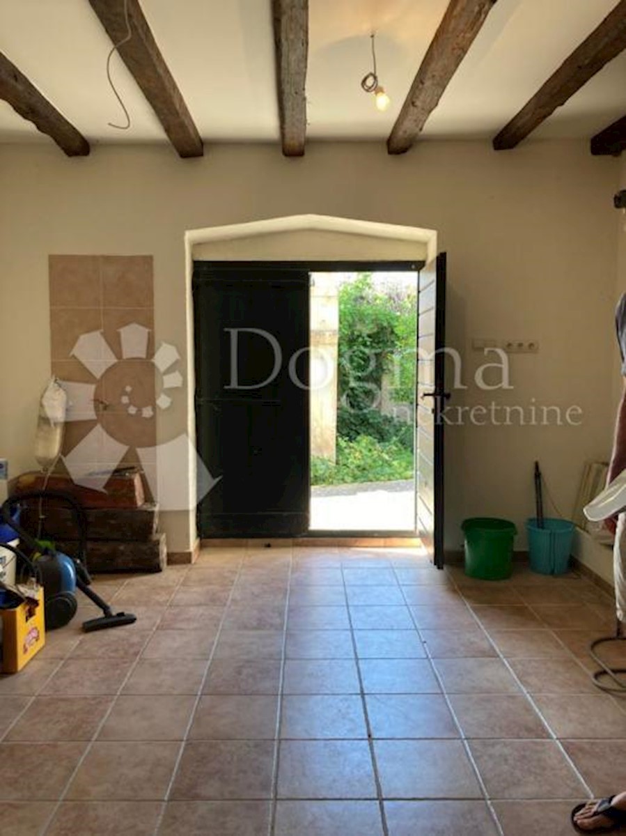 House For sale - SPLITSKO-DALMATINSKA VIS