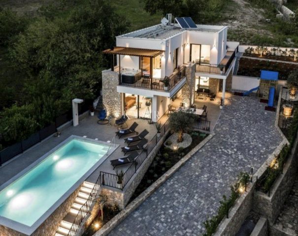 House for sale 170 m² – Novi Vinodolski