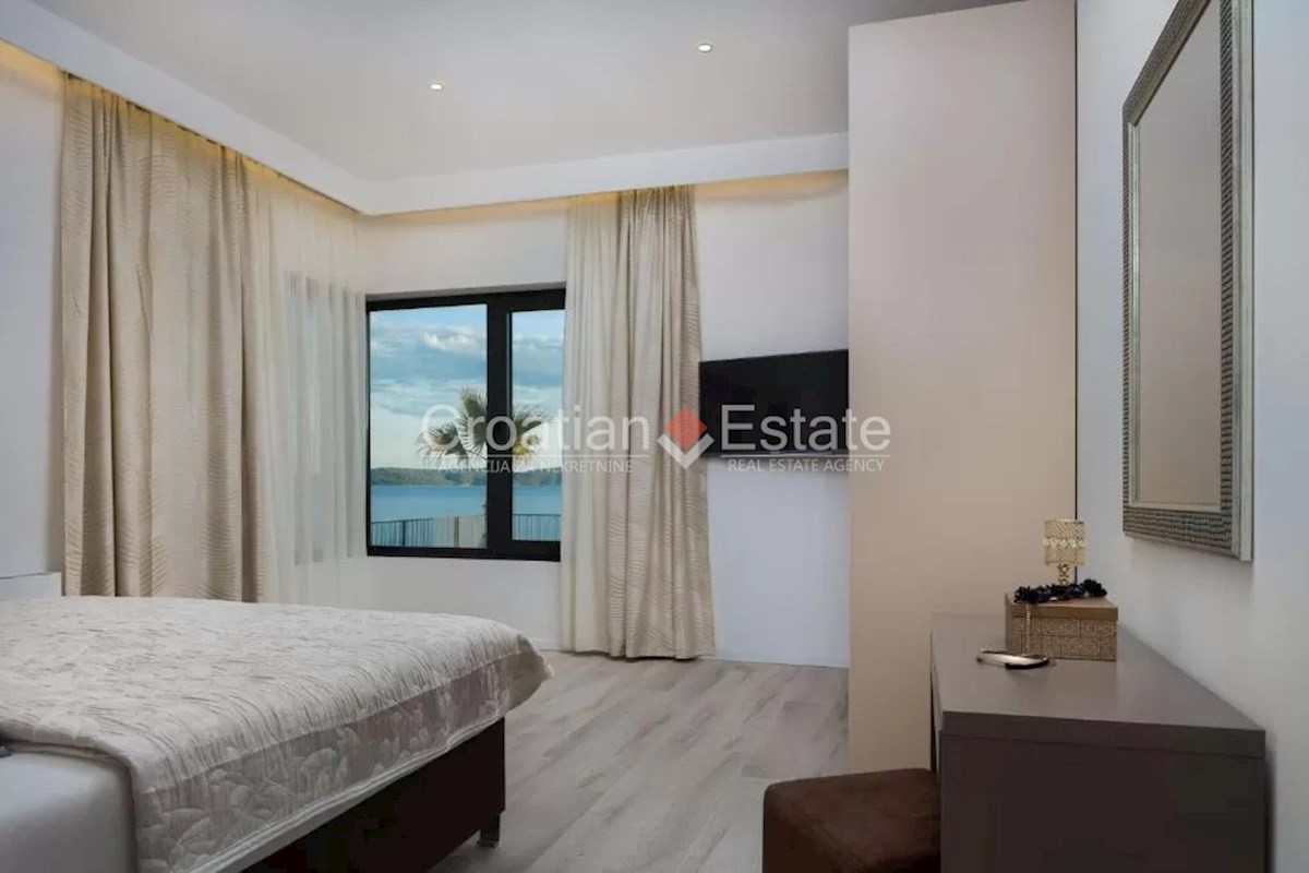 Casa In vendita - SPLITSKO-DALMATINSKA ČIOVO