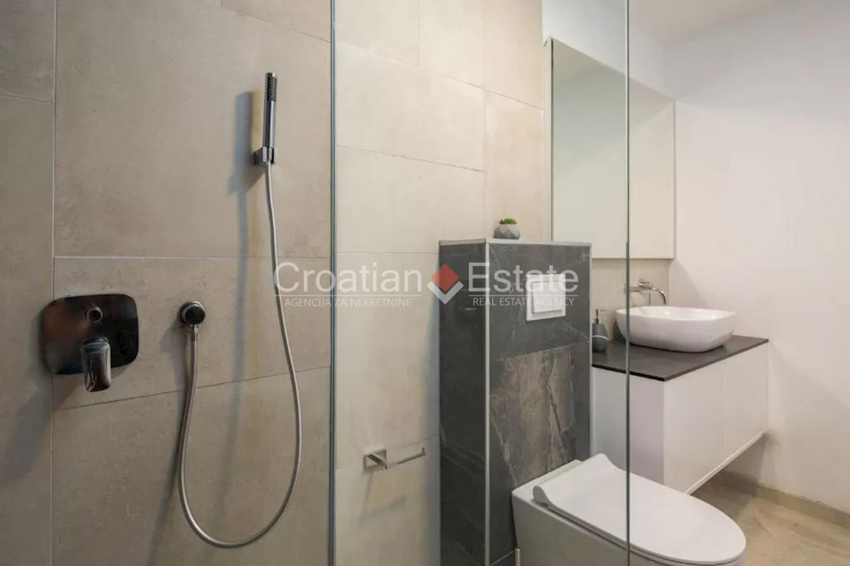 Casa In vendita - SPLITSKO-DALMATINSKA ČIOVO