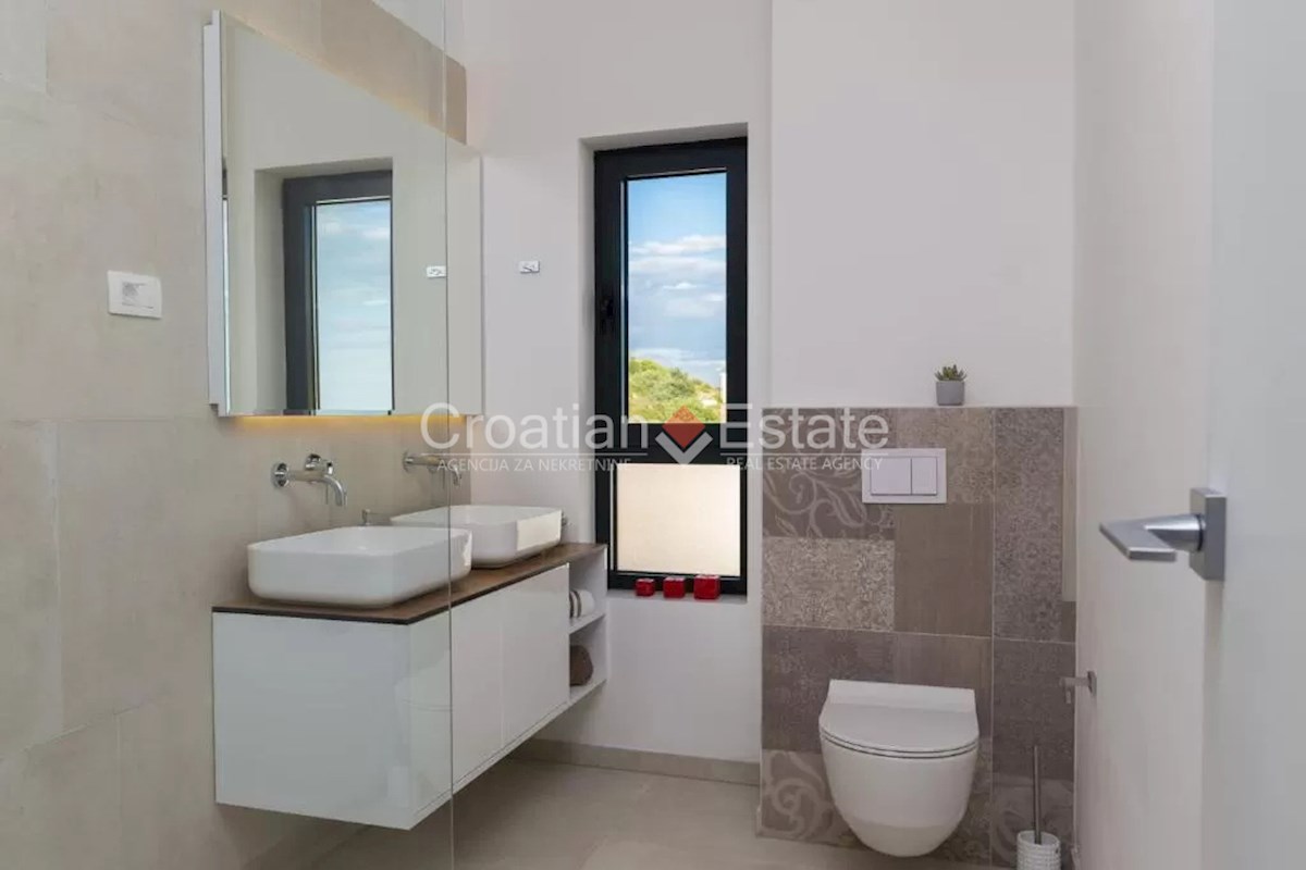 Casa In vendita - SPLITSKO-DALMATINSKA ČIOVO