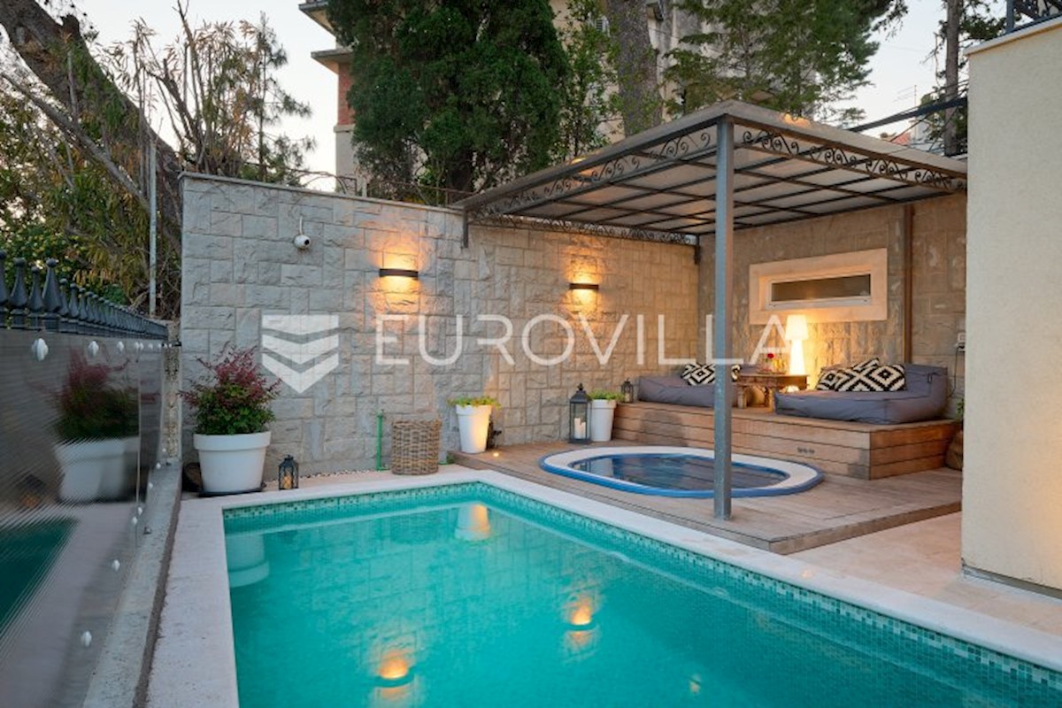 House For sale - SPLITSKO-DALMATINSKA SPLIT