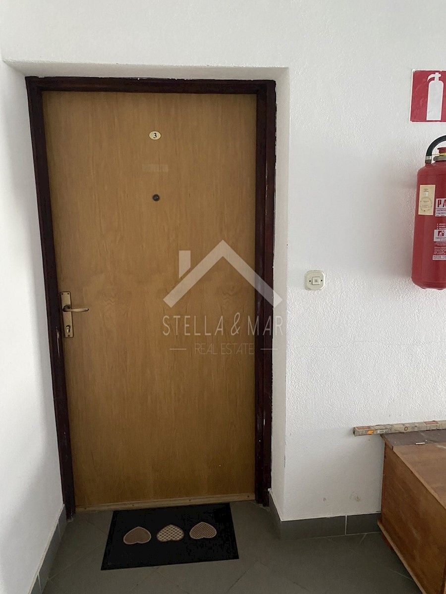 Appartement À vendre - LIČKO-SENJSKA DONJI LAPAC