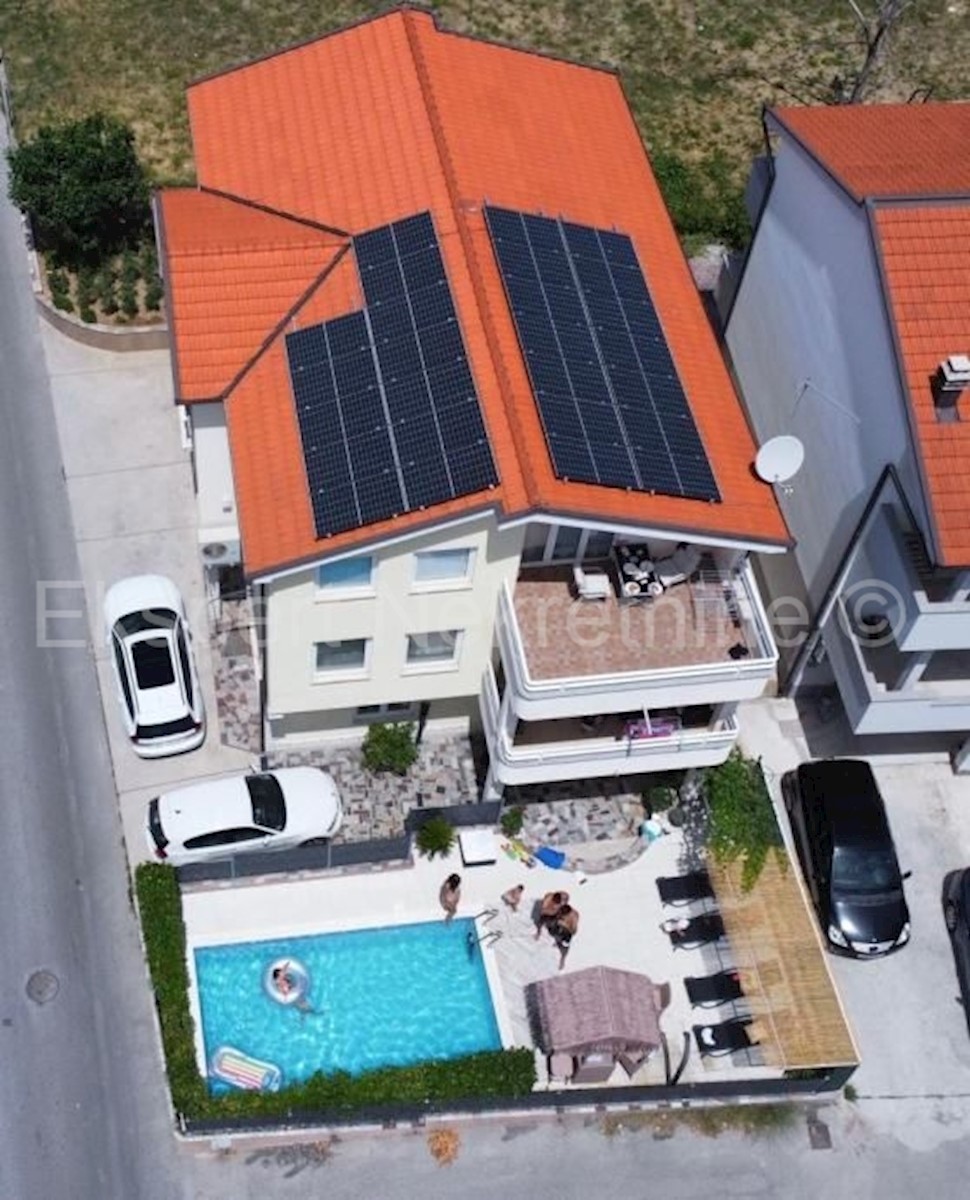 Dom Na predaj - SPLITSKO-DALMATINSKA SPLIT