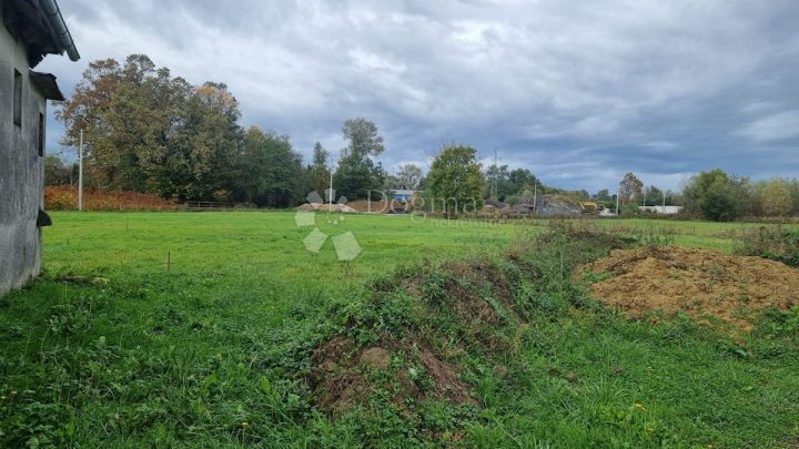 Zemljište na prodaju 810 m² – Caginec