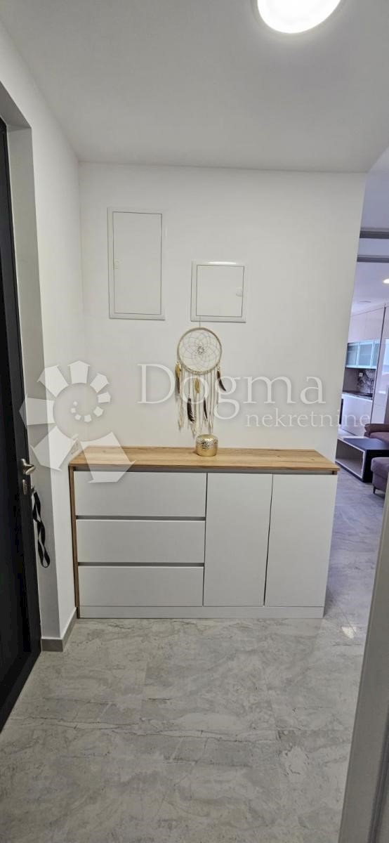 Flat For sale - ŠIBENSKO-KNINSKA ROGOZNICA