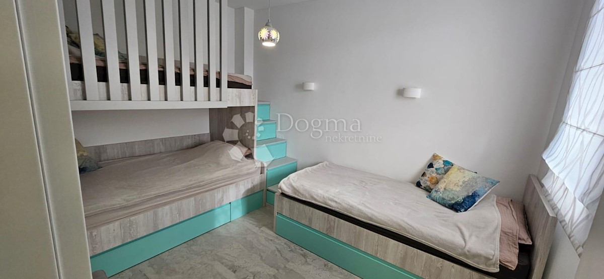 Flat For sale - ŠIBENSKO-KNINSKA ROGOZNICA