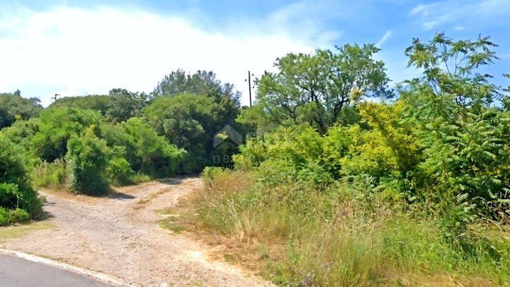 Parcela na predaj 874 m² – Pula
