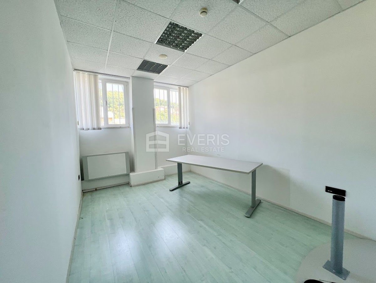 Business premises For sale - PRIMORSKO-GORANSKA RIJEKA