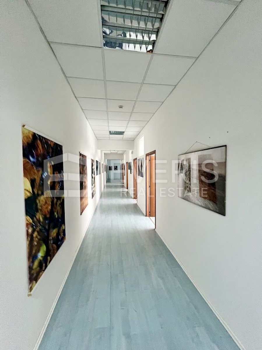 Business premises For sale - PRIMORSKO-GORANSKA RIJEKA