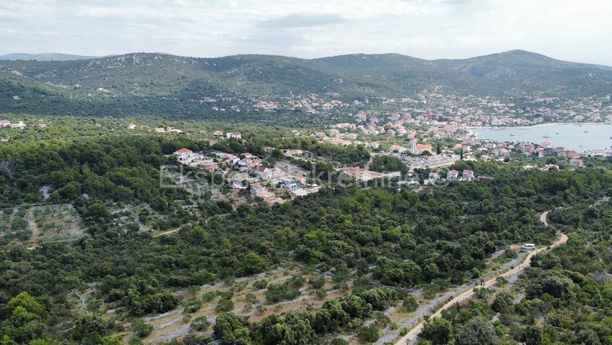 Działka Na sprzedaż - SPLITSKO-DALMATINSKA Marina