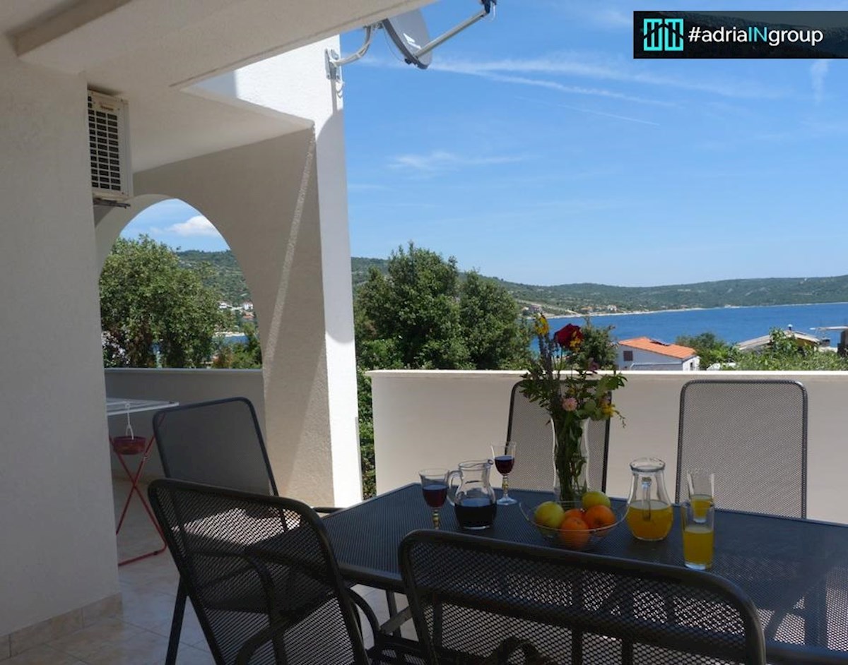 House For sale - SPLITSKO-DALMATINSKA MARINA