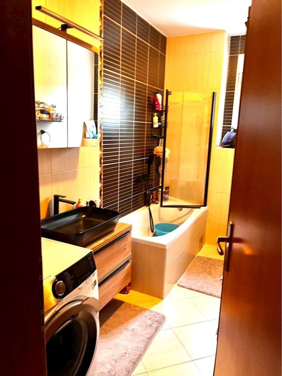 Apartma Na predaj - SPLITSKO-DALMATINSKA MAKARSKA