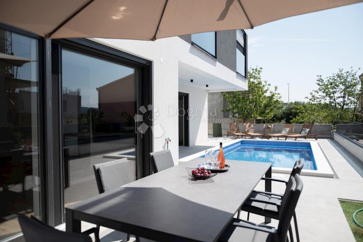 House for sale 340 m² – Trogir