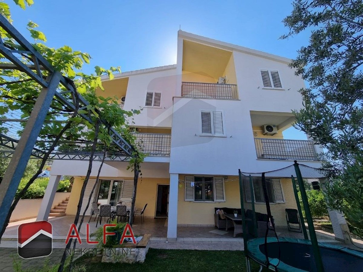 Casa In vendita - ŠIBENSKO-KNINSKA ŠIBENIK