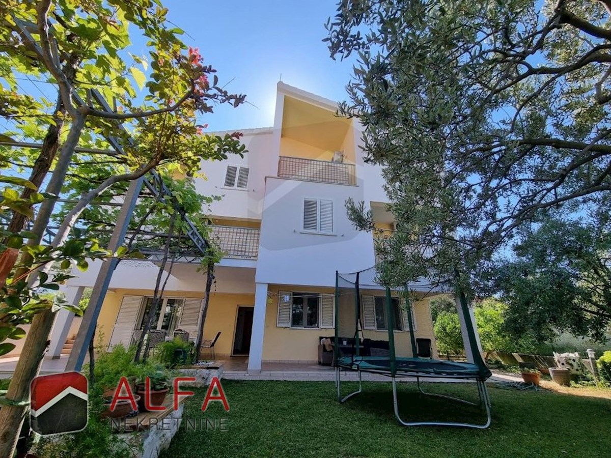 Casa In vendita - ŠIBENSKO-KNINSKA ŠIBENIK