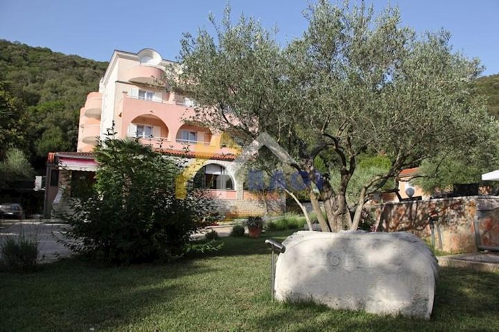 Kuća na prodaju 1700 m² – Koromani