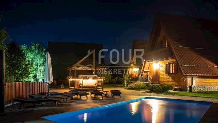 House for sale 380 m² – Crni Lug