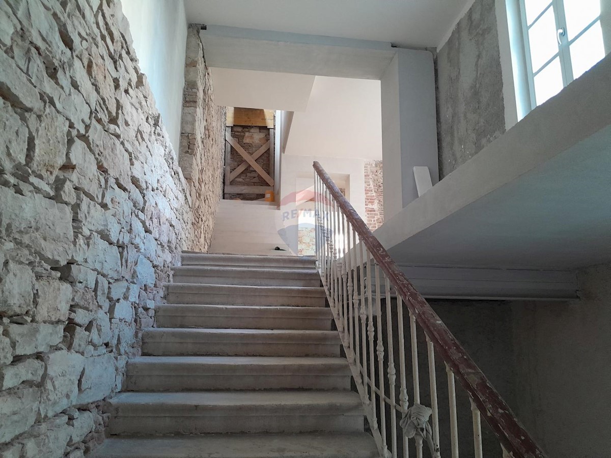Business premises For rent - ISTARSKA PULA