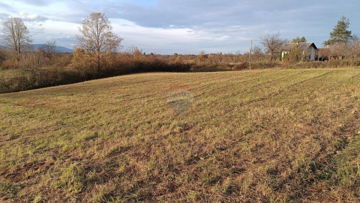 Pozemok na predaj 1291 m² – Tounj