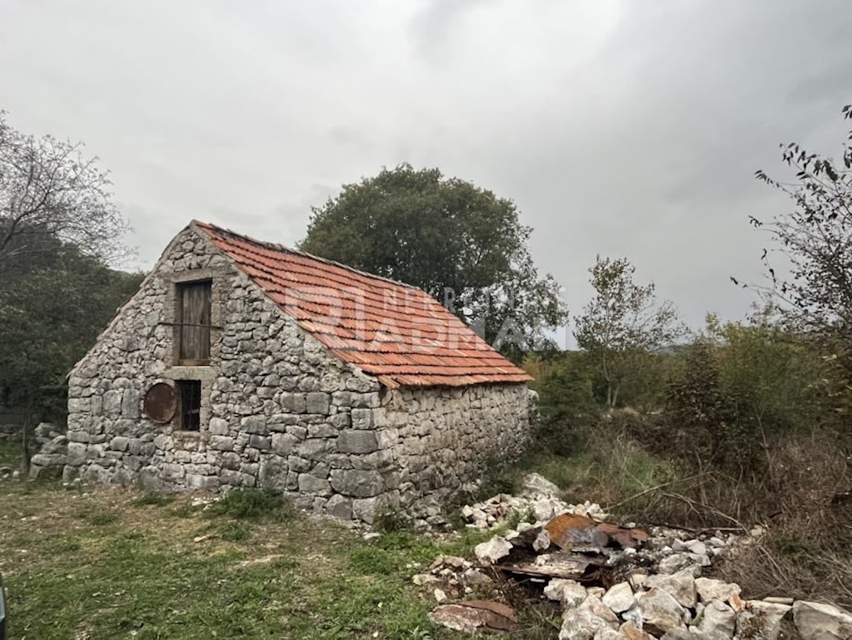 Casa In vendita - SPLITSKO-DALMATINSKA LEĆEVICA