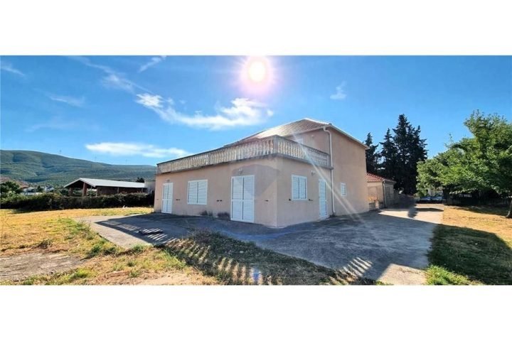 Dom na sprzedaż 408 m² – Gornji Karin