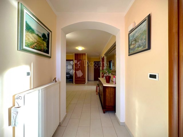 Hiša Naprodaj - Primorsko-goranska Kostrena - foto 2/8