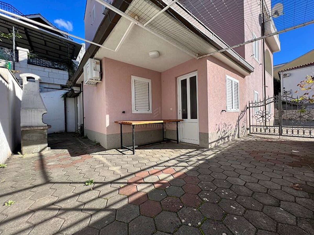 Apartment Zu verkaufen - SPLITSKO-DALMATINSKA BAŠKA VODA