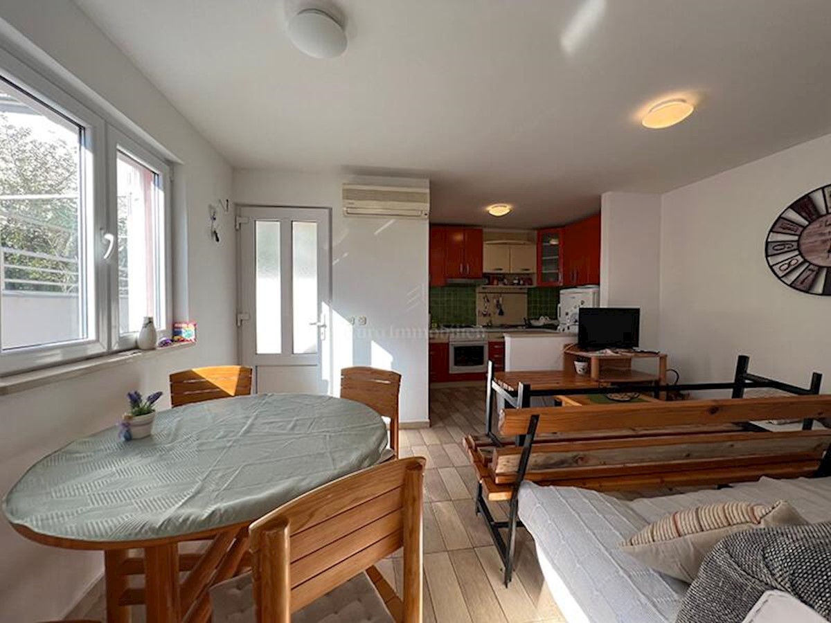 Apartment Zu verkaufen - SPLITSKO-DALMATINSKA BAŠKA VODA