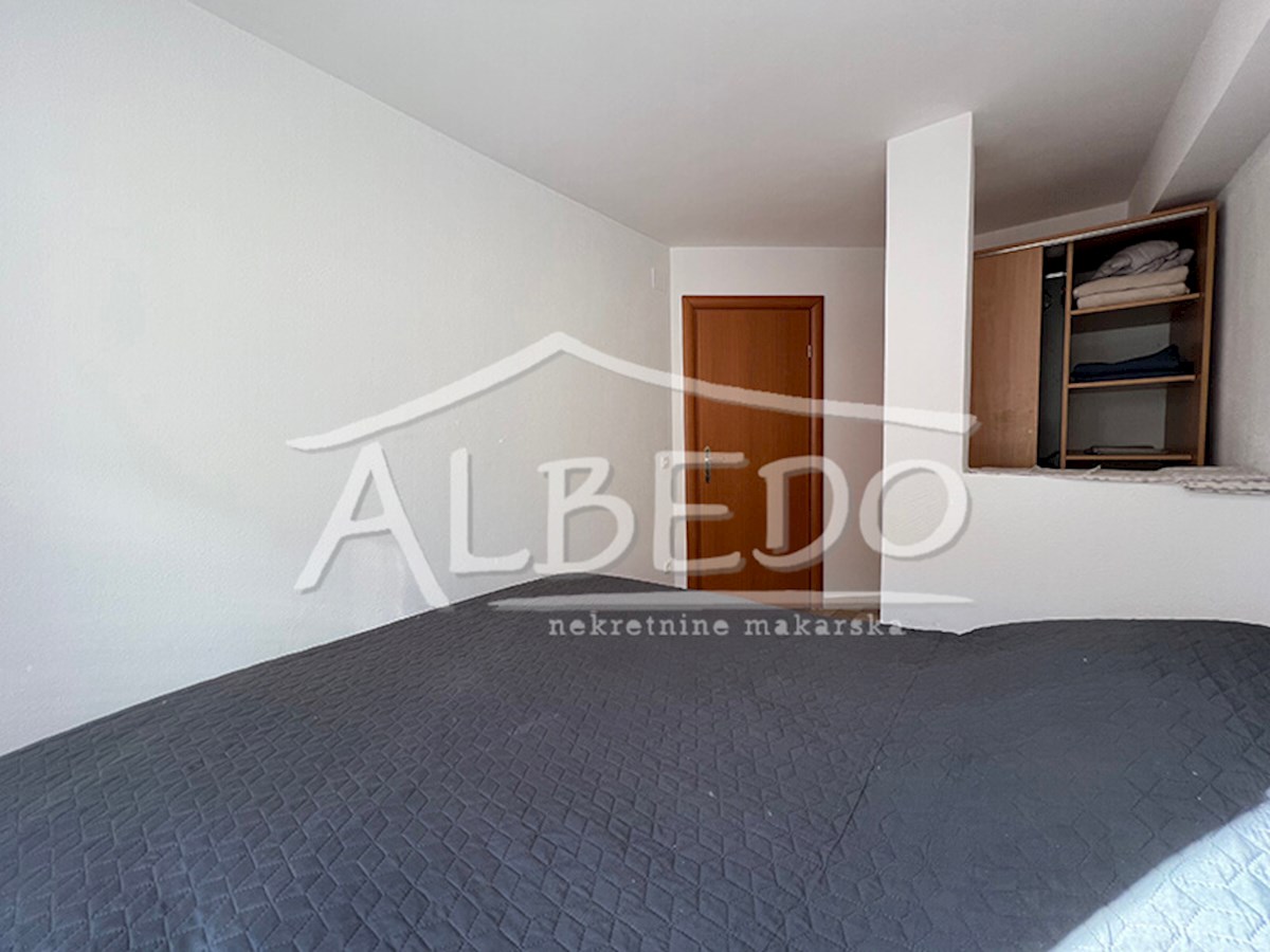 Apartment Zu verkaufen - SPLITSKO-DALMATINSKA BAŠKA VODA