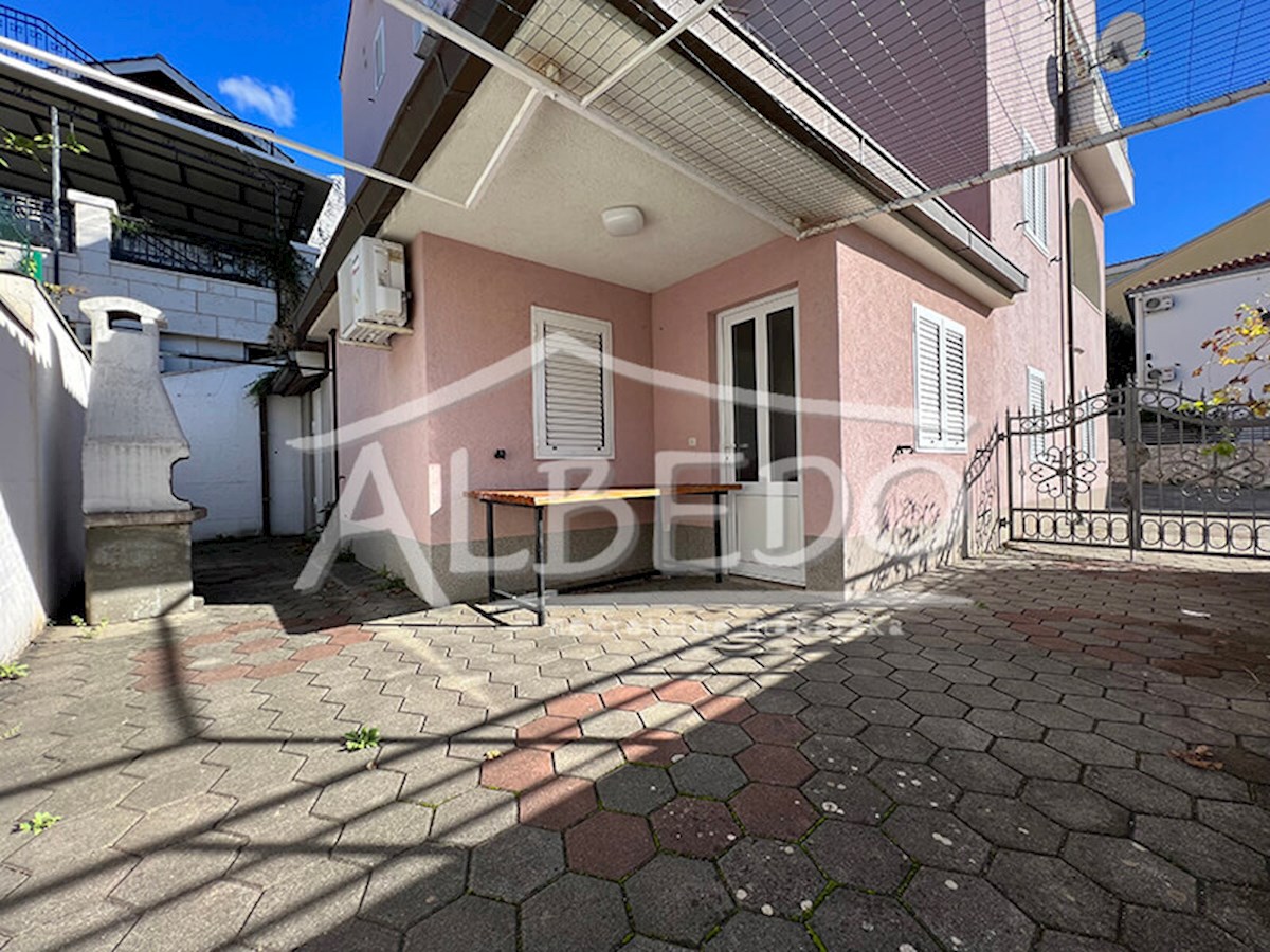 Apartment Zu verkaufen - SPLITSKO-DALMATINSKA BAŠKA VODA