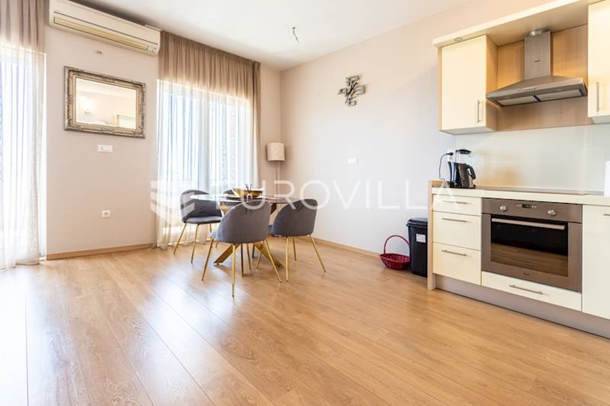 Appartement À louer - SPLITSKO-DALMATINSKA SPLIT