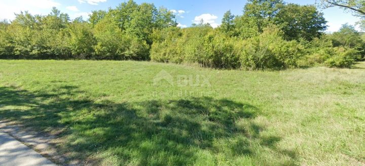 Zemljište na prodaju 1996 m² – Pićan