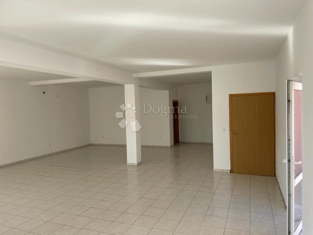 Poslovni prostor na prodaju 95 m² – Novigrad
