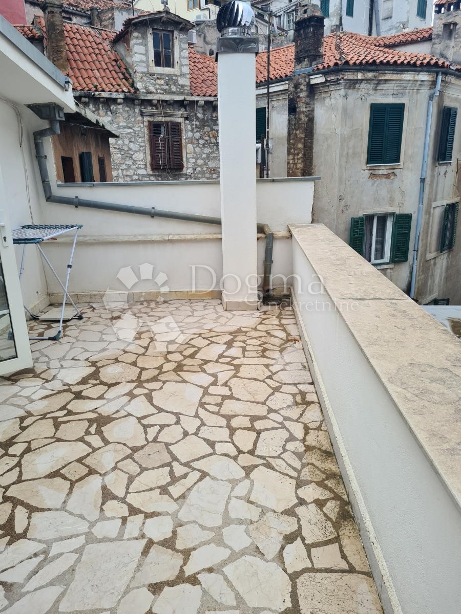 Casa In vendita - ŠIBENSKO-KNINSKA Šibenik