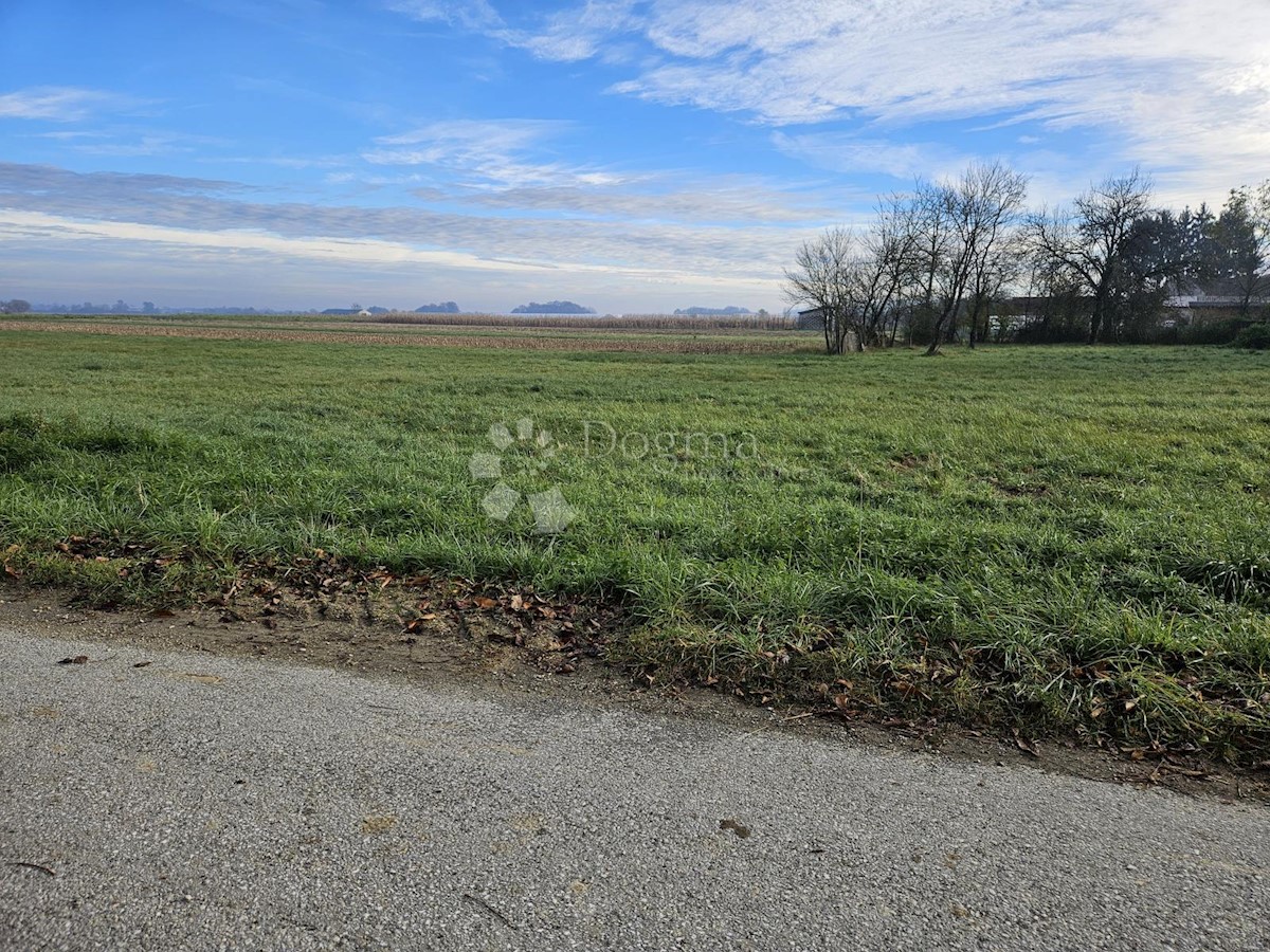 Pozemok Na predaj - VARAŽDINSKA SVETI ILIJA