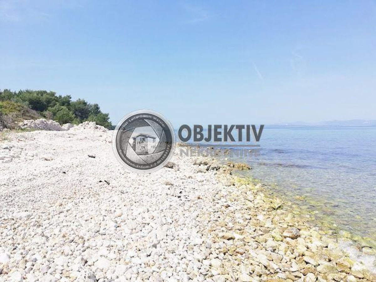 Land For sale - SPLITSKO-DALMATINSKA SUPETAR