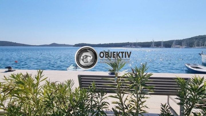 Kuća na prodaju 300 m² – Rogoznica