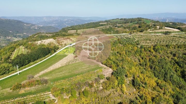 Grundstück zu verkaufen 2500 m² – Karojba