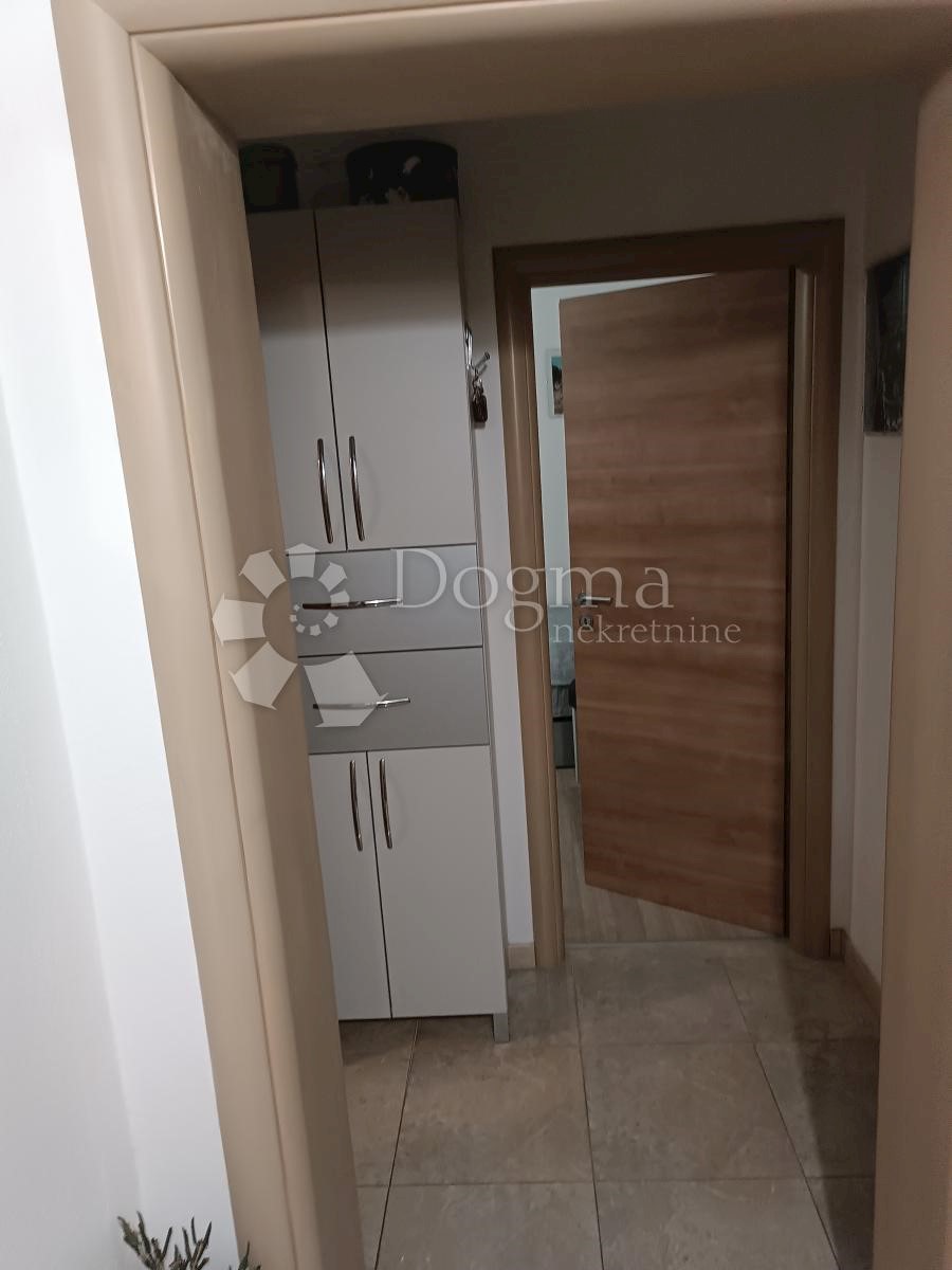 Kuća Na prodaju - SPLITSKO-DALMATINSKA SOLIN