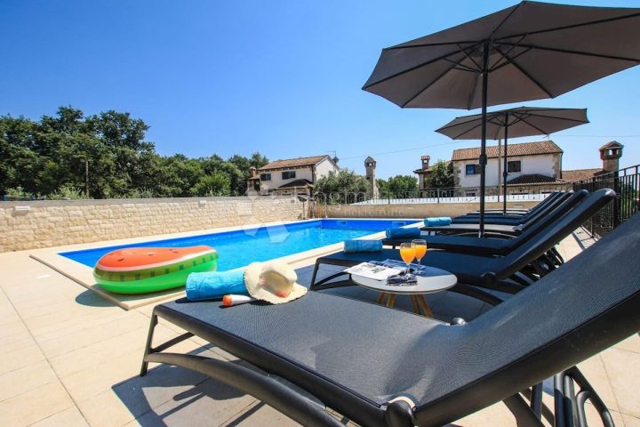 Dům na prodej 400 m² – Poreč