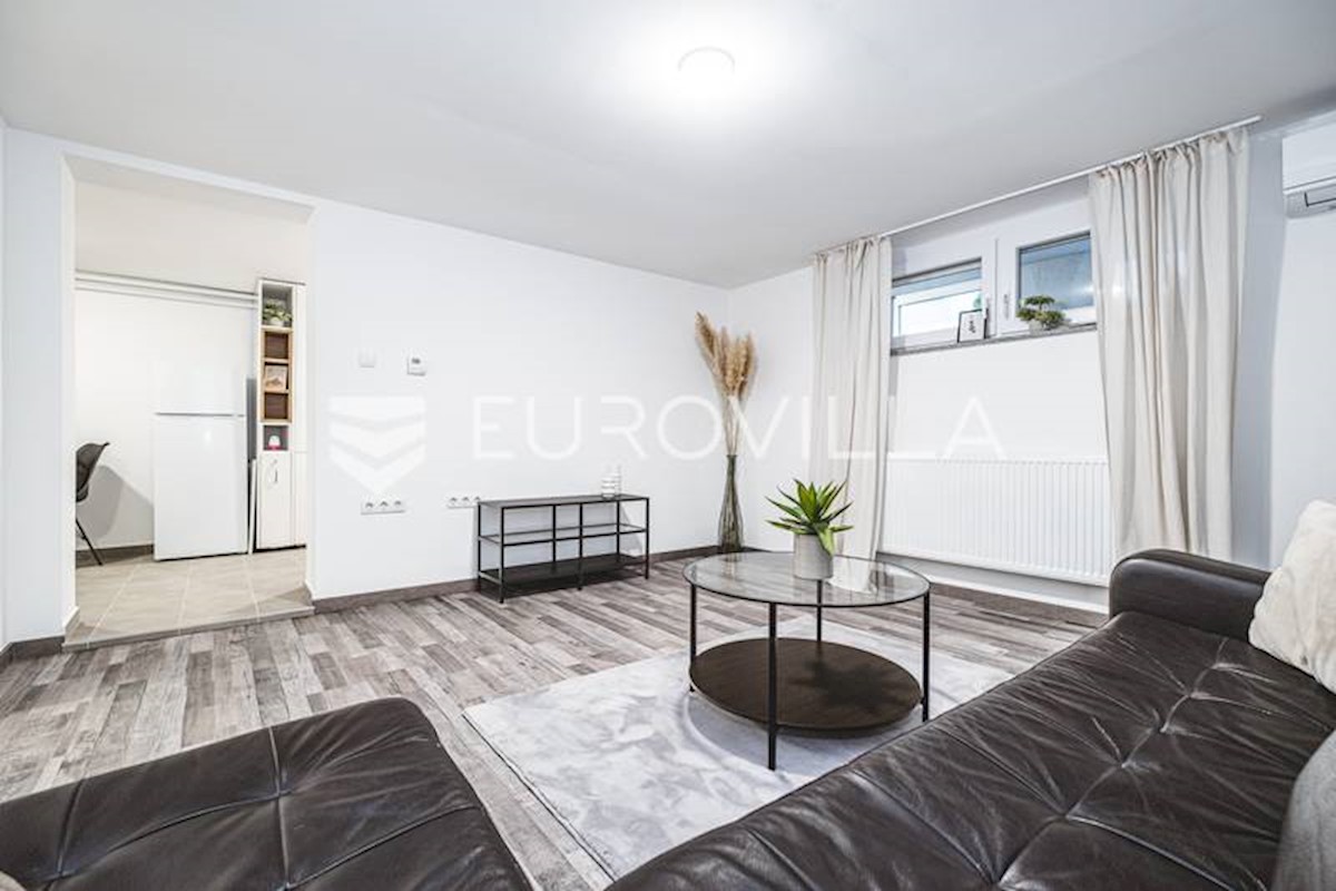 Appartement À louer - GRAD ZAGREB ZAGREB