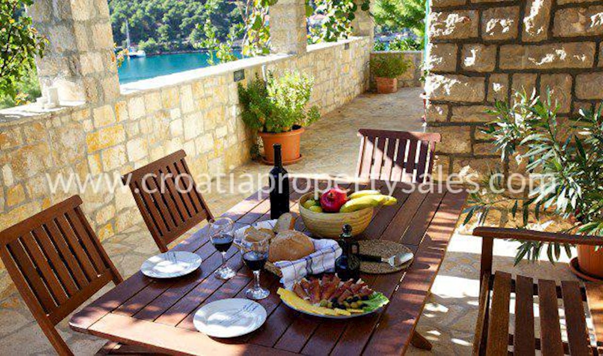 House For sale - SPLITSKO-DALMATINSKA BRAČ