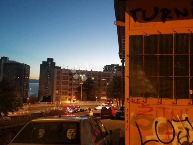 Commerciale da affittare 50 m² – Podmurvice