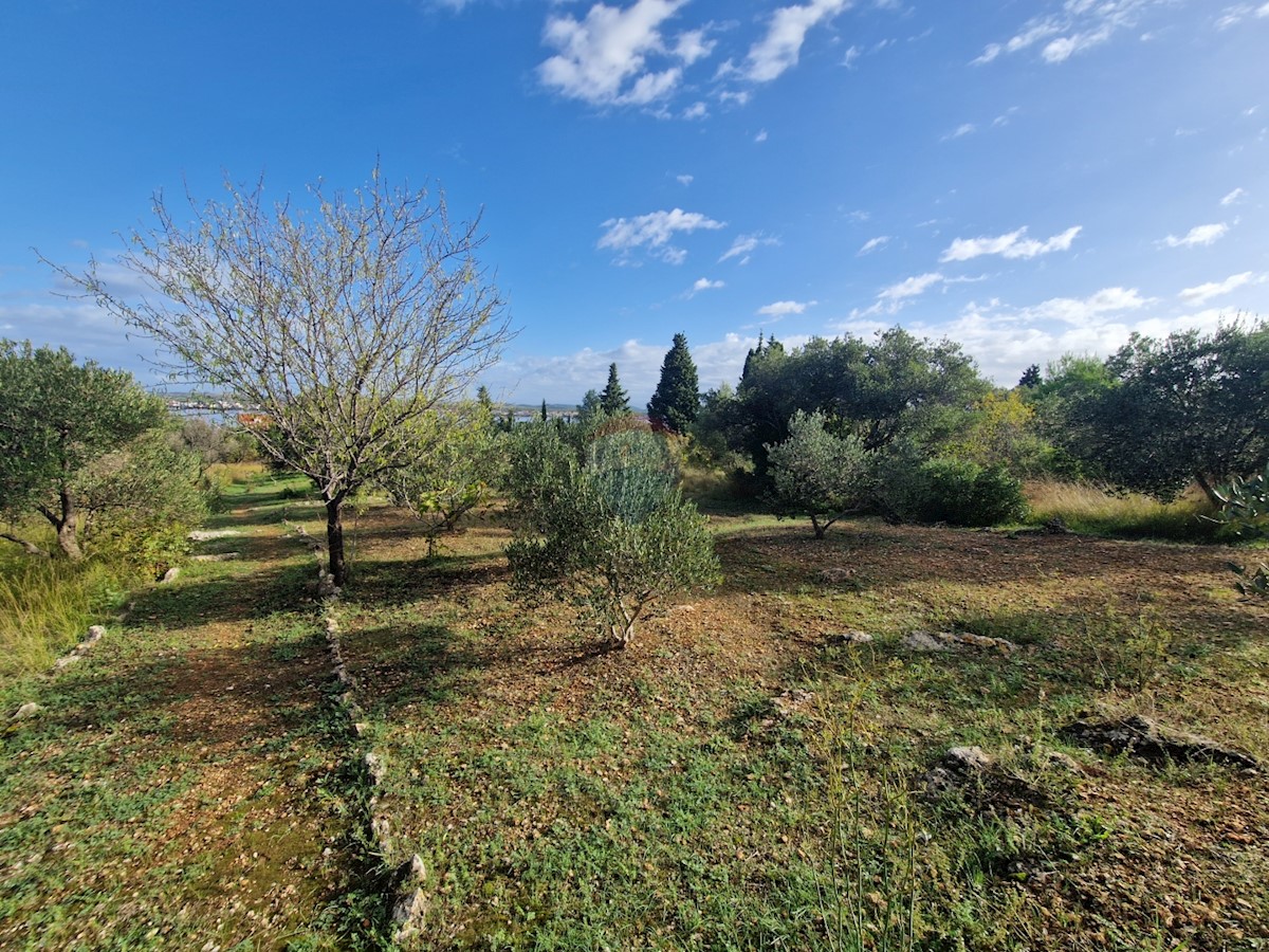 Land For sale - ŠIBENSKO-KNINSKA VODICE