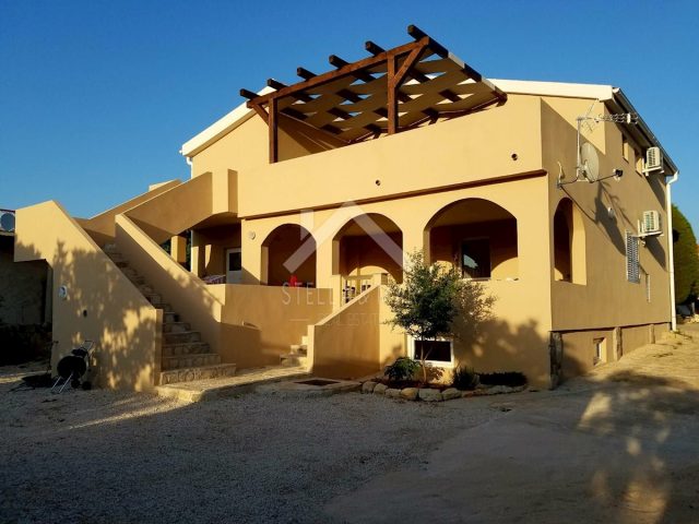 Maison à vendre 158 m² – Vir