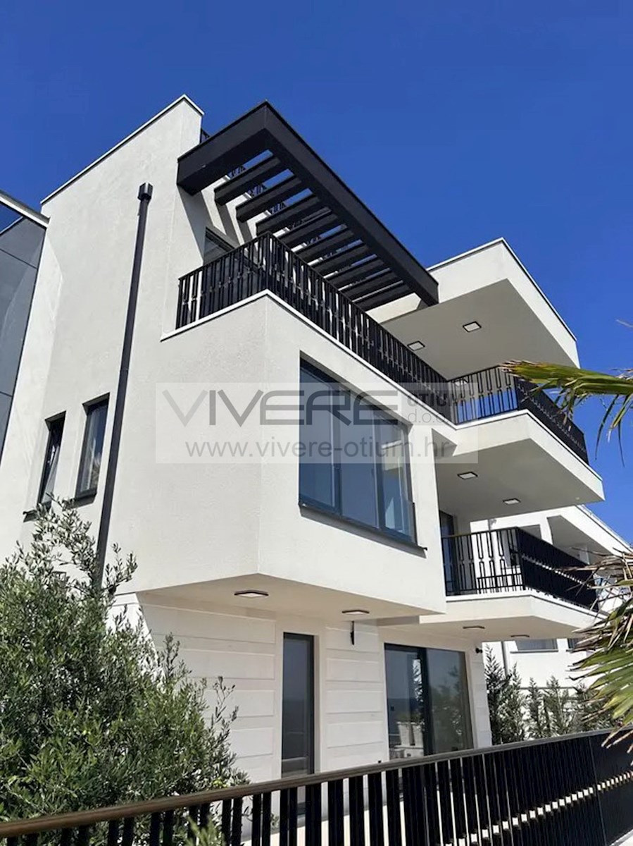 Casa In vendita - SPLITSKO-DALMATINSKA Čiovo