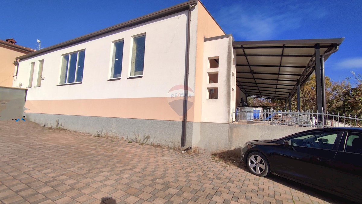 Business premises For sale - ISTARSKA UMAG